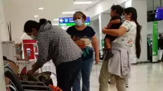 Turista casi pierde vuelo por dejar su cartera en el baño en el Aeropuerto de Mérida