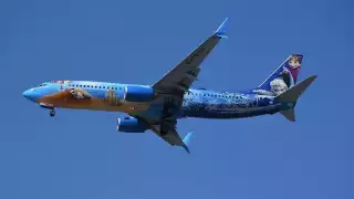 El avión temático de Frozen llegó este martes y salió con destino a Canadá