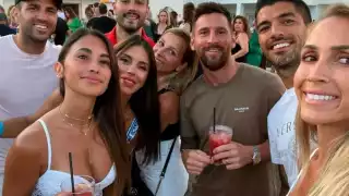 Messi, Suárez y Fábregas con sus respectivas parejas en un evento de música. Foto: Instagram