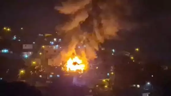 El incendio consumió toda la casa este jueves