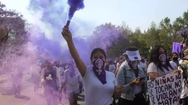 Miles de mujeres se manifiestan en las principales calles de la CDMX para demostrar su descontento contra la violencia de género. Foto: Cuartoscuro