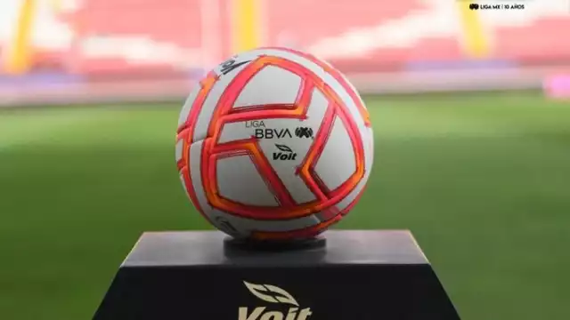 El partido se prolongo para más tarde por la lluvia. Foto: Especial