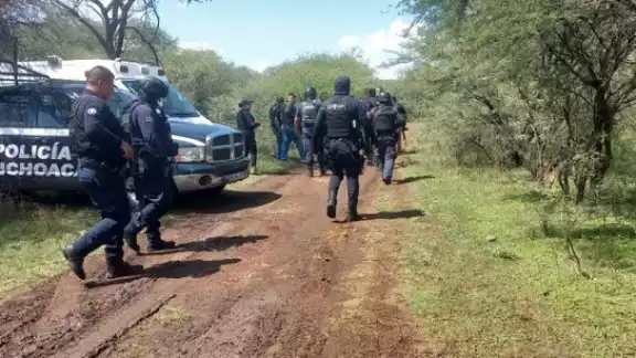 De acuerdo con las autoridades varios cuerpos son de mujeres. Foto: Twitter