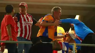 Comisión disciplinaria sanciona a Chivas y sus aficionados
