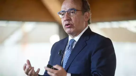 Presumió que durante su sexenio hubo 12 mil graduados universitarios