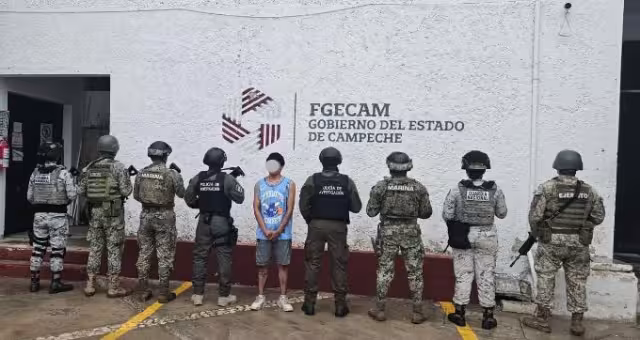 Tres personas fueron detenidas tras cateos por narcomenudeo en Lerma.