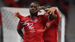 Joel Campbell, jugador de la Liga MX, se convirtió en el héroe y le da el pase al Mundial a Costa Rica. Foto: Twitter @fedefutbolcrc