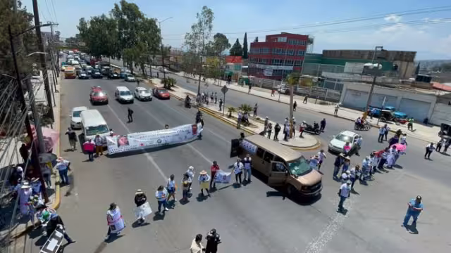 La carretera permaneció bloqueada por varias horas