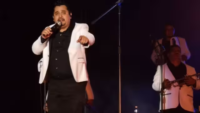 El cantante busca administrar la alcaldía más poblada de la CDMX