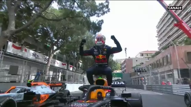 Verstappen ya se puso como líder, al ser  la decimosegunda victoria de F1 para el piloto neerlandés