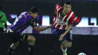 El partido por momentos fue muy intenso, pero atropellado. Foto: @Chivas
