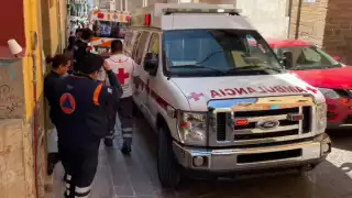 Cuerpos de emergencia y rescate llegaron a la escuela primaria tras la intoxicación de los menores en Guanajuato
