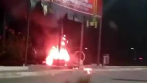 El hombre estaba amarrado de pies y manos El hombre estaba amarrado de pies y manos