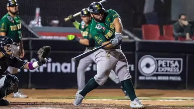 Los lanzadores Logan Ondrusek y Josh Lueke ya no pertenecen a la escuadra melenuda