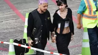 Cazzu podría llevar cuatro meses embarazada y fans aseguran que no sería de Nodal