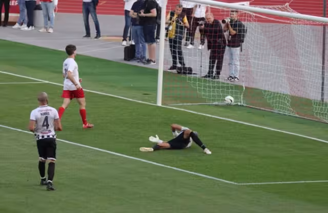 El juego terminó pilotos con un marcador de 4x3 favor de los pilotos
