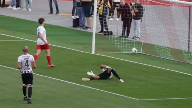 El juego terminó pilotos con un marcador de 4x3 favor de los pilotos