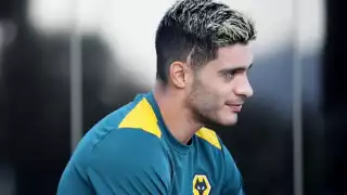 El delantero mexicano continúa con su preparación previo al inicio de la Premier League