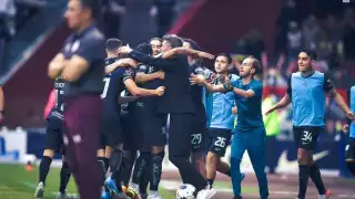 Con Fernando Ortíz como director técnico, América demostró categoria en el Estadio Azteca. Foto: Twitter @ClubAmerica
