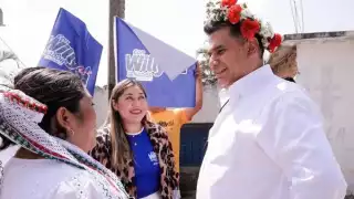 Willy Ochoa, candidato al Senado por la coalición PAN, PRI y PRD, junto con su equipo fueron interceptados en Chiapas por hombres armados que les robaron un vehículo con material de campaña