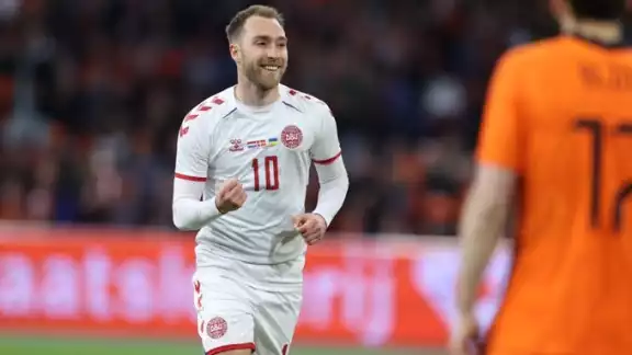 Eriksen casi pierde la vida en la cancha Eriksen casi pierde la vida en la cancha