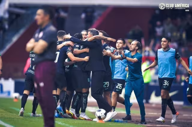 Con Fernando Ortíz como director técnico, América demostró categoria en el Estadio Azteca. Foto: Twitter @ClubAmerica