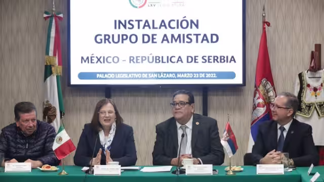 Durante la sesión estuvo presente el embajador de Rusia en México, Viktor Koronelli. Foto: Cuartoscuro