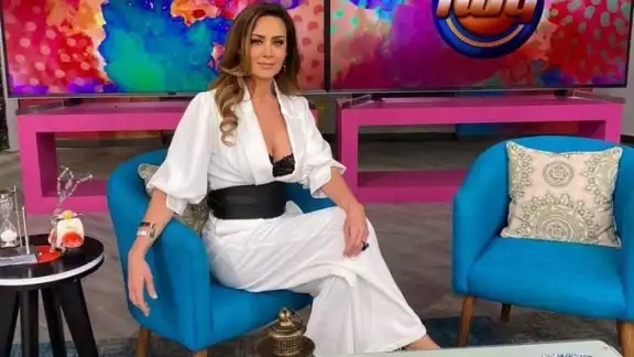 Anette Michel sorprendió a sus millones de seguidores en Instagram, luego de compartir una foto donde aparece golpeada del rostro
