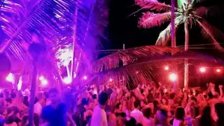 Estas fiestas arriesgan a los asistentes al COVID-19