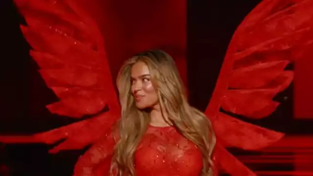 La colombiana se convirtió en un angelito