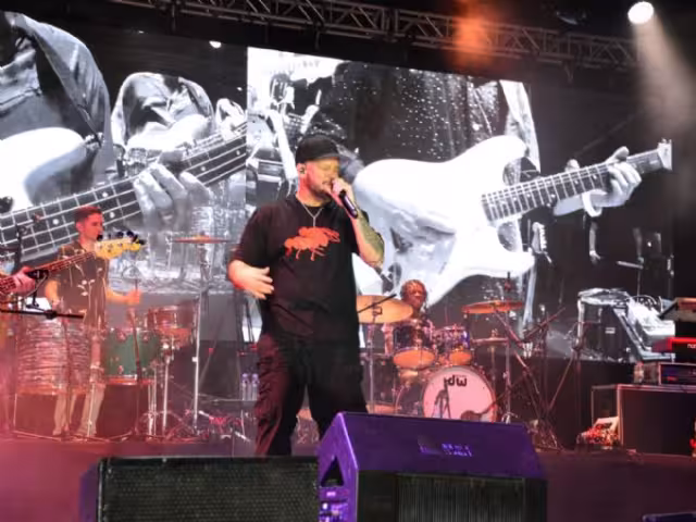 Residente pisará el zócalo con su rap social