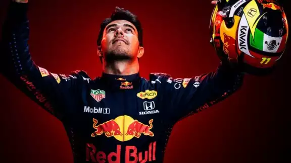 Checo Pérez debutó con Red Bull Racing Checo Pérez debutó con Red Bull Racing