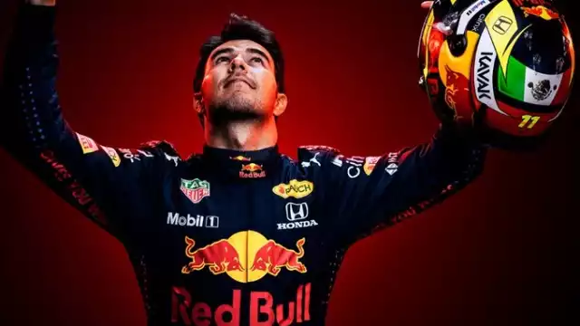 Checo Pérez debutó con Red Bull Racing