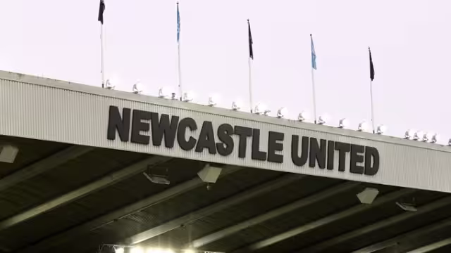 la fortuna de Mohammed bin Salman no sólo supera la riqueza de los dueños de los equipos de Inglaterra, sino del mundo