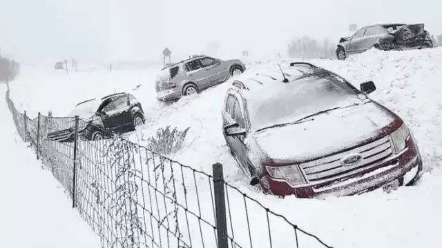 Las carreteras se congelaron y los aeropuertos cerraron operaciones