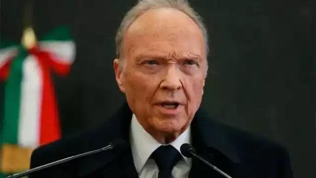 Alejandro Gertz Manero renunció como titular de la FGR, dos años antes de concluir su periodo.