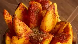 Tener poch de mango con chile, chamoy y limón, es uno de los poch más comunes entre los yucatecos