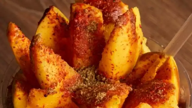 Tener poch de mango con chile, chamoy y limón, es uno de los poch más comunes entre los yucatecos
