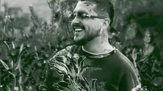 Christian Nodal ha sido captado varias veces recientemente sin ningún tatuaje en el rostro