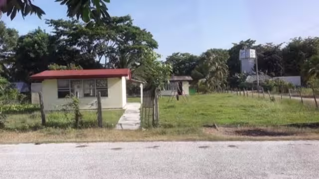 Cada habitante de Calax debe actualmente 720 pesos, cuando la cuota normal por bimestre es de 30 pesos