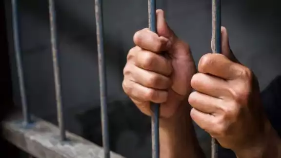 Ambos recibieron imputaciones por el mismo delito