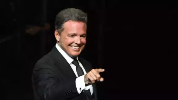 Luis Miguel pospone sus fechas en México Luis Miguel pospone sus fechas en México