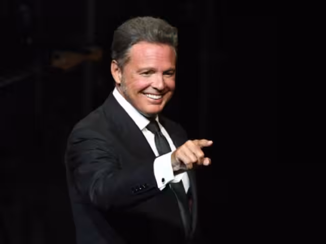 Luis Miguel pospone sus fechas en México