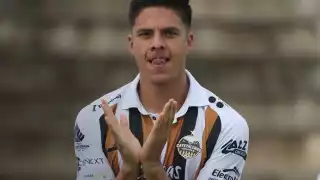 Luis Alonso es originario de Guadalajara, Jalisco y su trayectoria contempla su paso por las Fuerzas Básicas del Toluca