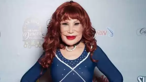 Lyn May vuelve a apoderarse de las redes sociales, luego de que publicara unas imágenes donde se deja ver rejuvenecida