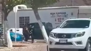 En redes sociales se ha viralizado un video de la terrible escena donde la menor persigue a los hombres armados. Su padre terminó asesinado