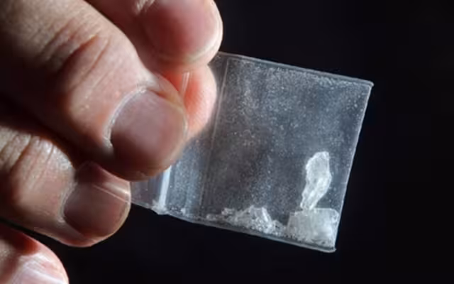 El hombre fue sorprendido vendiendo cristal en Tizimín