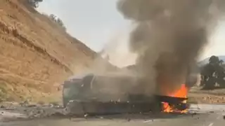 Accidente entre tráiler y autobús de pasajeros en la México-Puebla deja al menos 10 heridos