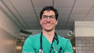 ¿Quién es el Dr. Mau González, médico campechano y embajador de UNICEF México?