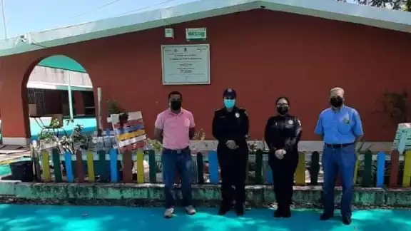 De esta forma, se pretende evitar que este plantel educativo sea blanco de robos y daños a su infraestructura De esta forma, se pretende evitar que este plantel educativo sea blanco de robos y daños a su infraestructura